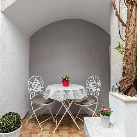 Toniko Appartement *